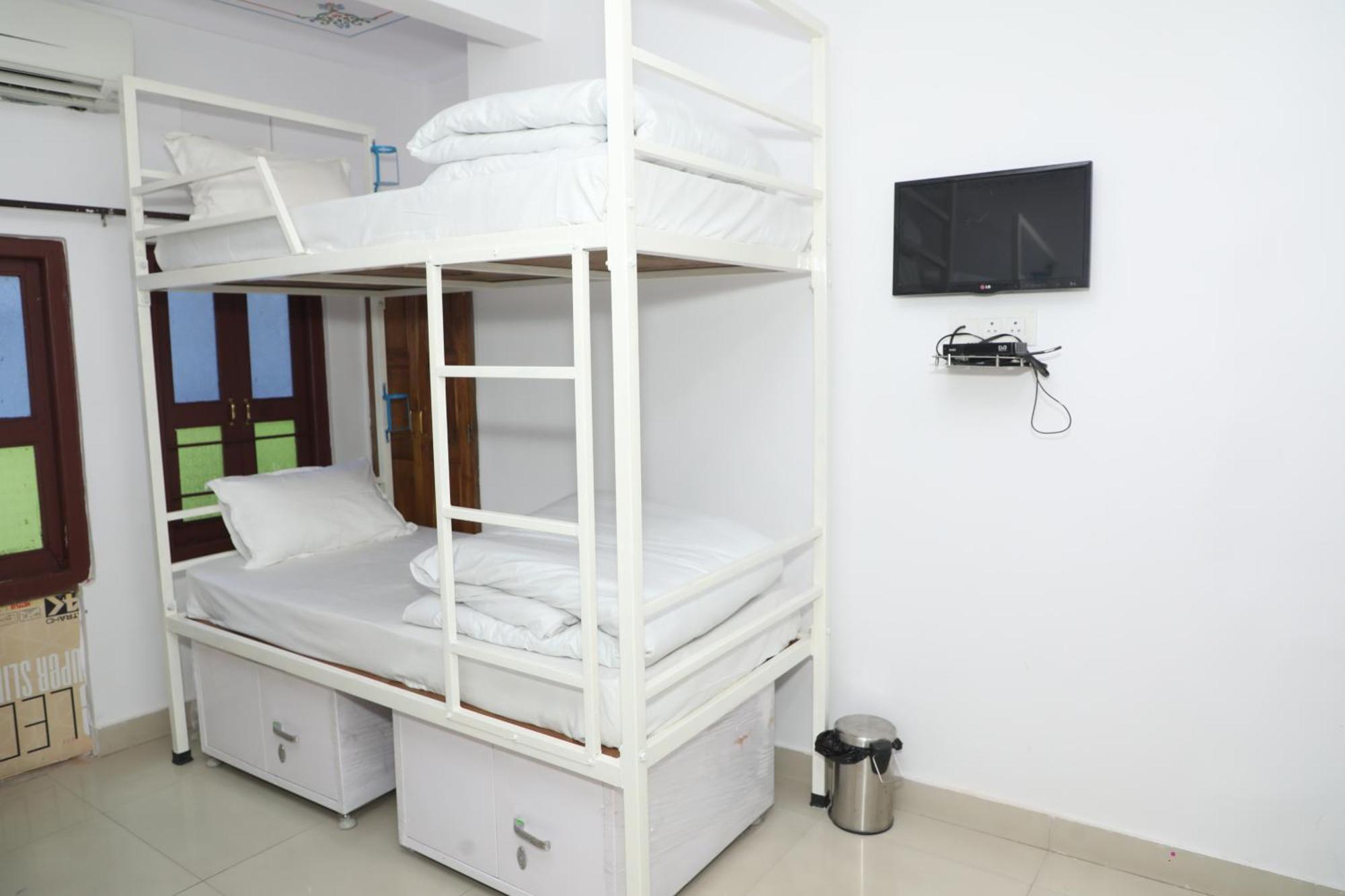 The Mama Hotel - Rooms And Dormitory อุเดเปอร์ ภายนอก รูปภาพ