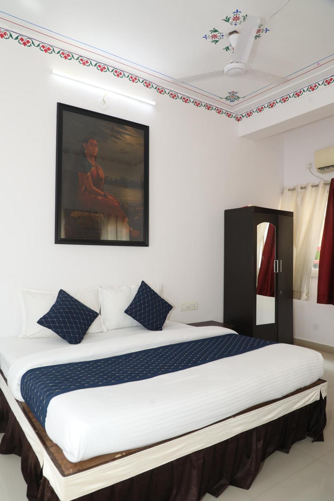 The Mama Hotel - Rooms And Dormitory อุเดเปอร์ ภายนอก รูปภาพ