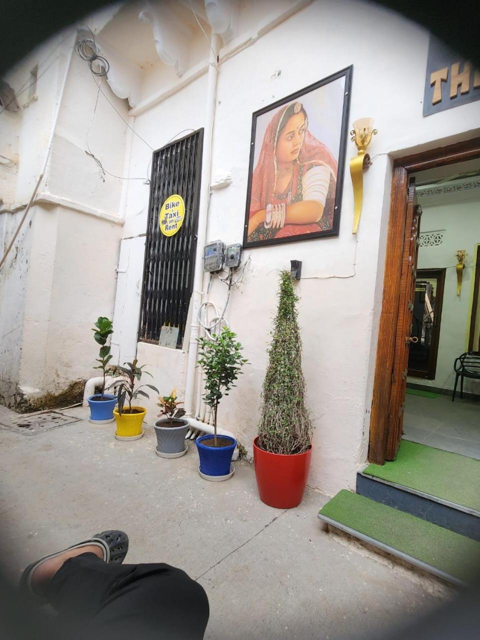 The Mama Hotel - Rooms And Dormitory อุเดเปอร์ ภายนอก รูปภาพ
