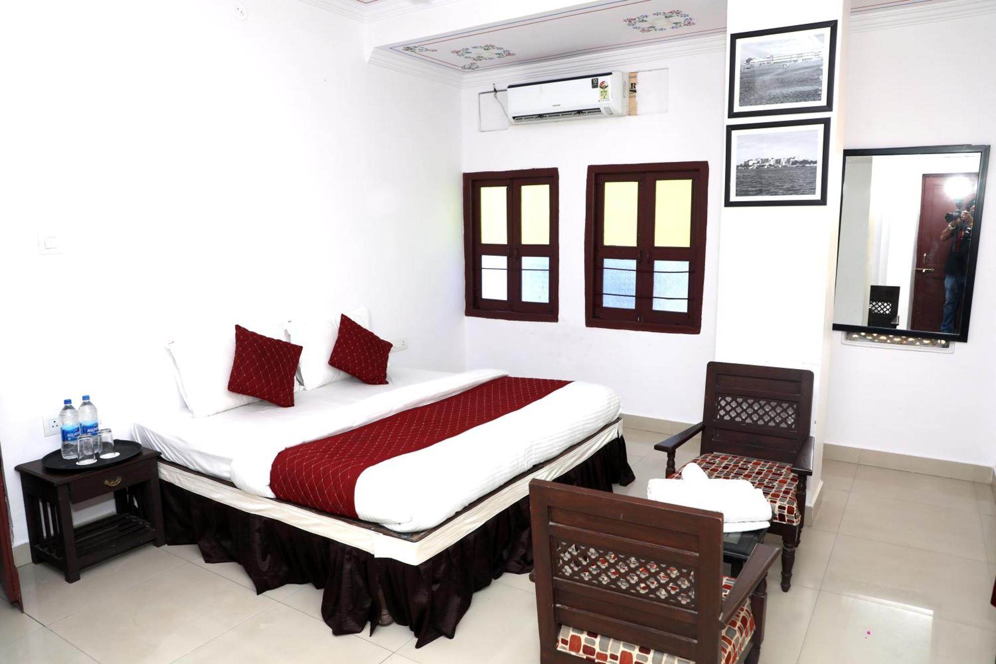 The Mama Hotel - Rooms And Dormitory อุเดเปอร์ ภายนอก รูปภาพ