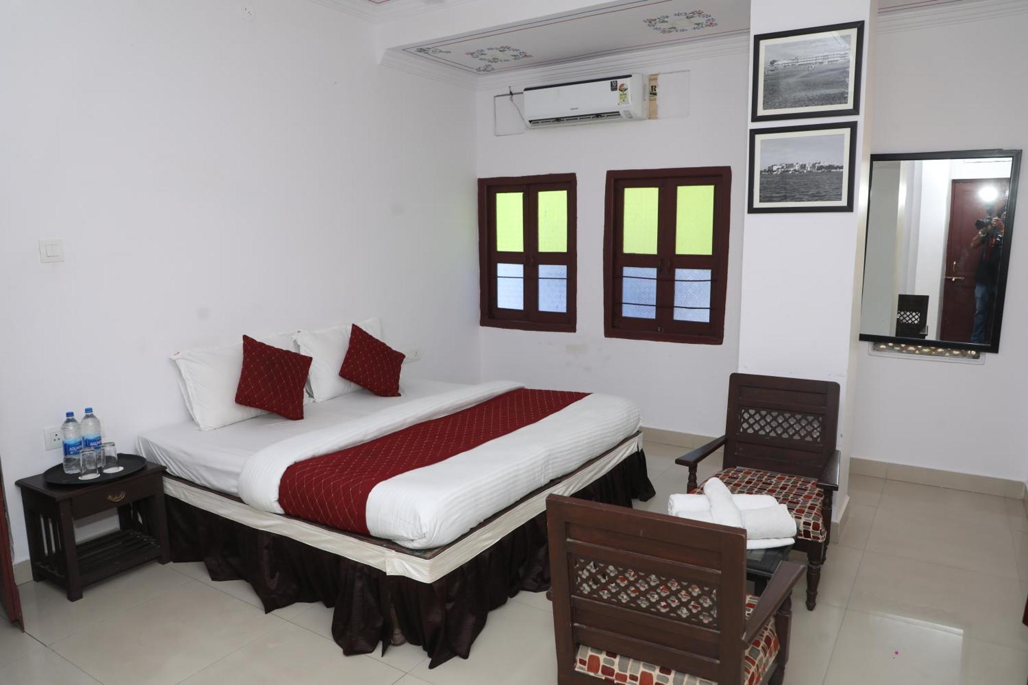 The Mama Hotel - Rooms And Dormitory อุเดเปอร์ ภายนอก รูปภาพ