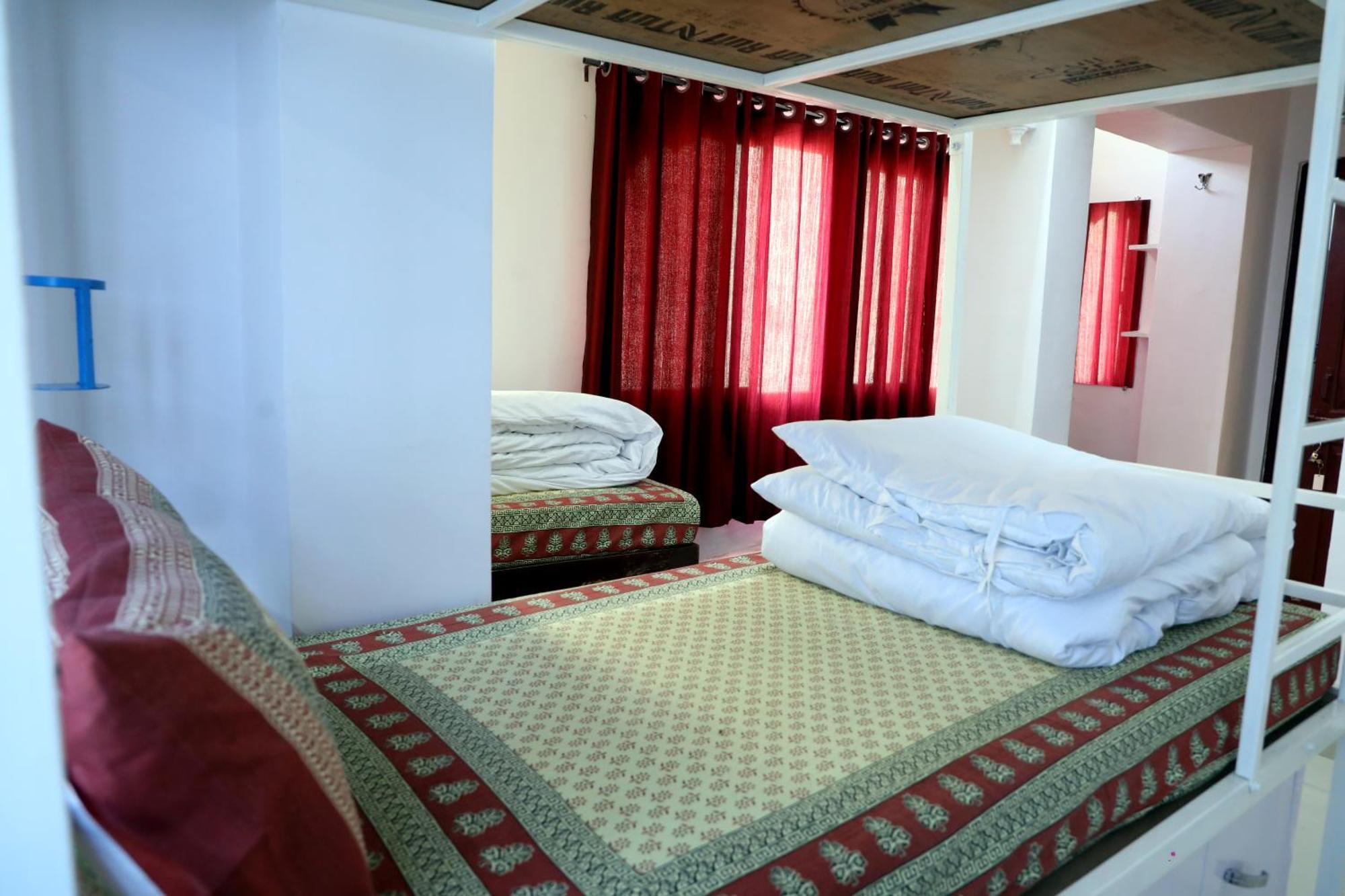 The Mama Hotel - Rooms And Dormitory อุเดเปอร์ ภายนอก รูปภาพ